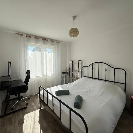 בית נופש Maison Desclaude Avec Jardin *