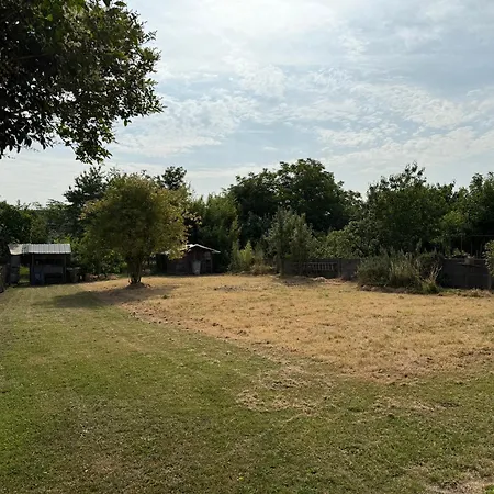 בית נופש Maison Desclaude Avec Jardin