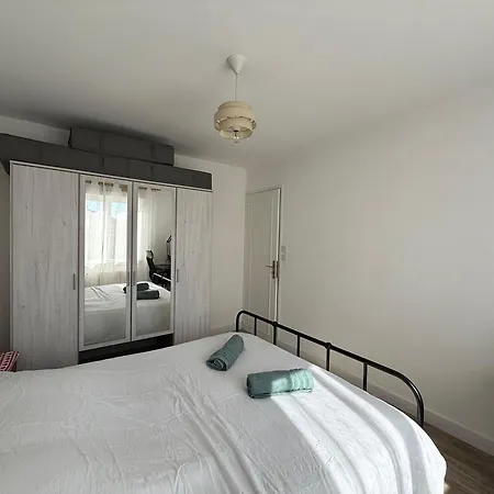 בית נופש Maison Desclaude Avec Jardin סנטה